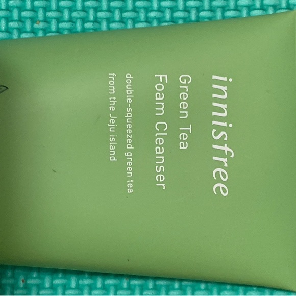 Innisfree Green Tea Foam Cleanser 🤗 price is for BOTH - Picture 5 of 5